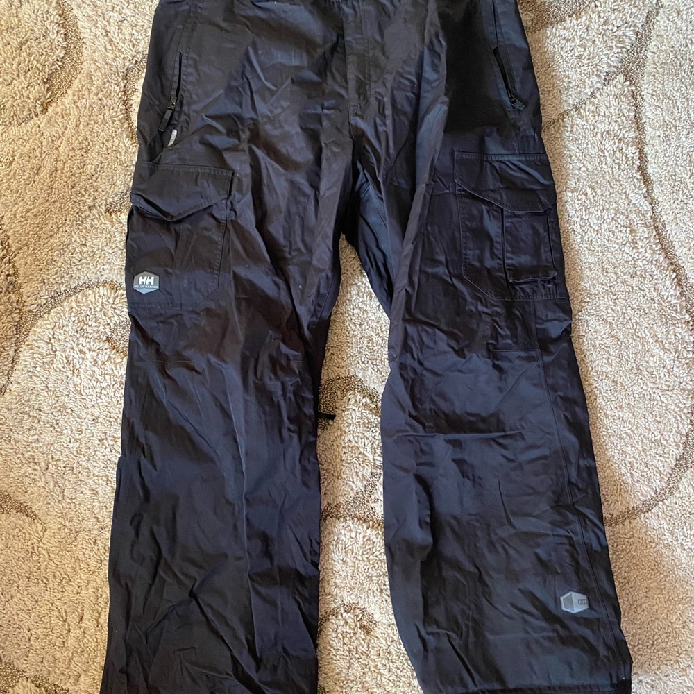 Xxl Helly Hansen black ski / snowboard pants